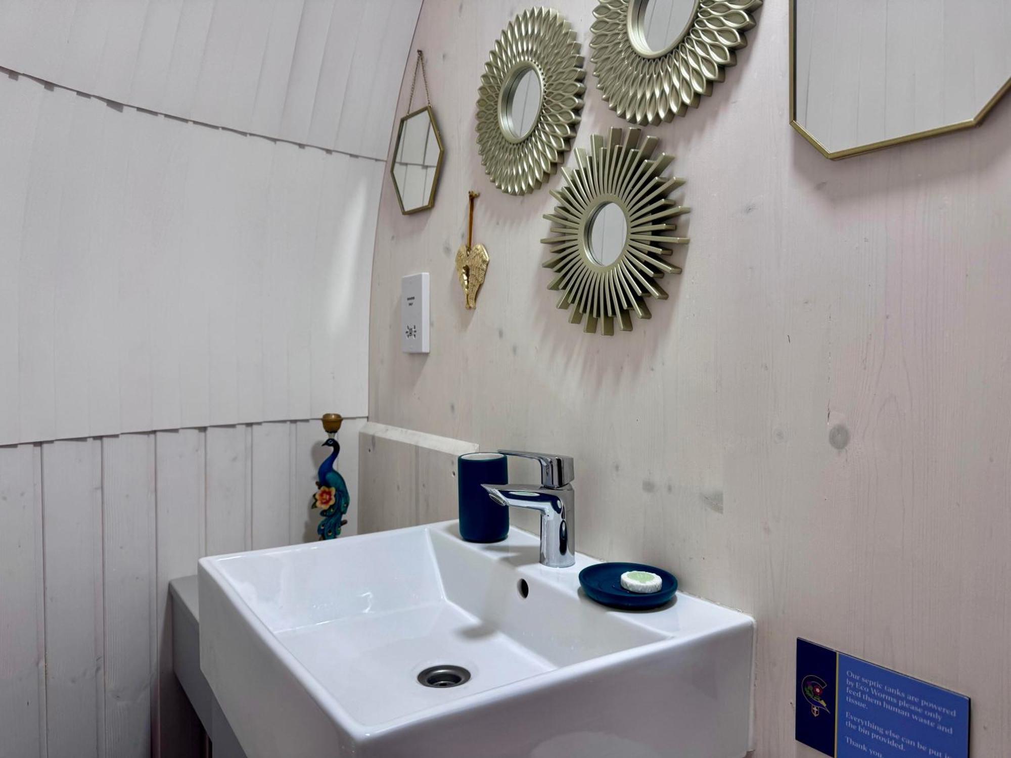 Luxury Woodland Lodge Retreat At Culdees Castle Crieff Zewnętrze zdjęcie